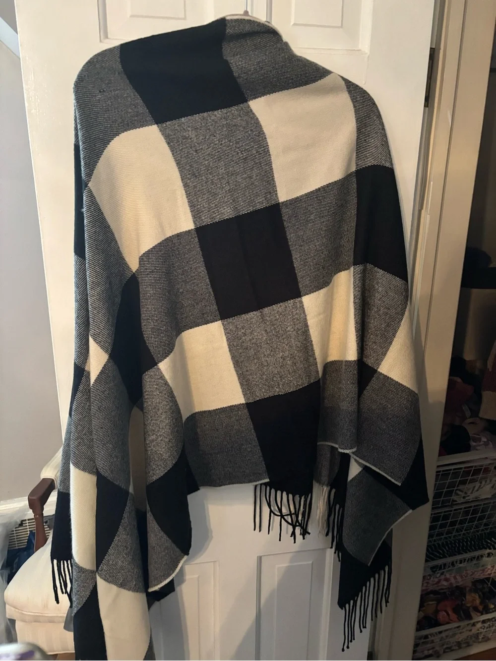 Black & Cream Plaid Fringe Open-Front Women’s Sweater Wrap